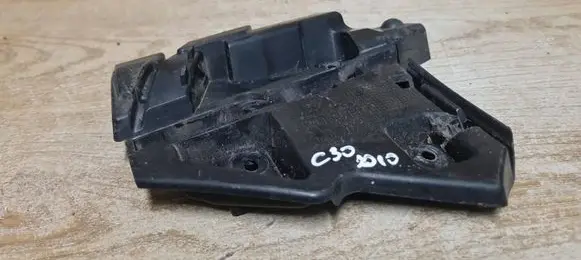 Volvo C30 Fender mounting bracket 31214885