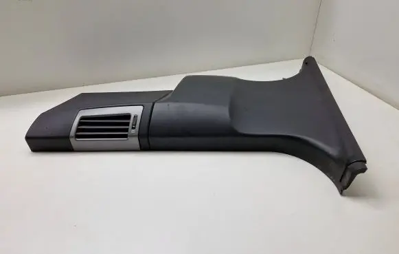 (B) pillar trim (bottom)