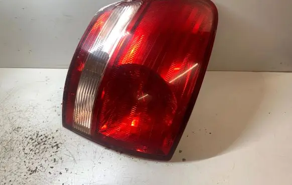 Toyota Avensis Verso Rear/tail lights