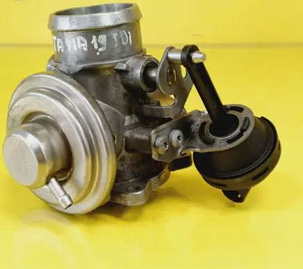 Skoda Octavia Mk1 (1U) EGR valve 038131501E 038129637B