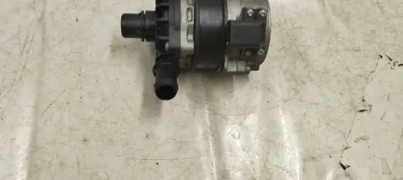 Volvo XC90 Electric auxiliary coolant/water pump 31338399