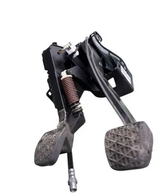 Mercedes-Benz C W204 Pedal assembly A2042909101 2042909101