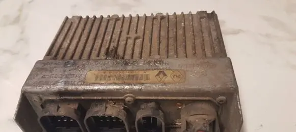 Renault Laguna II Engine control unit/module 7700106070