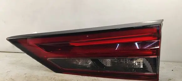 Tailgate rear/tail lights