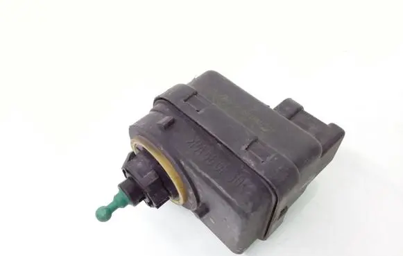 Headlight level adjustment motor