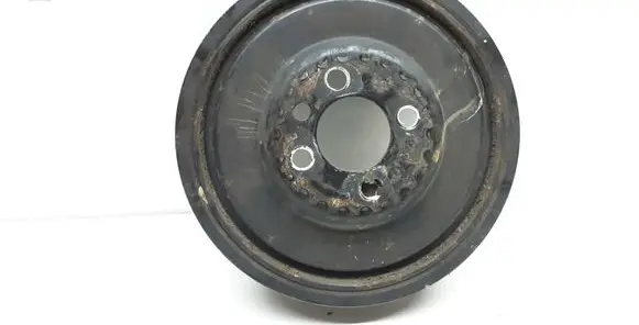 Volkswagen PASSAT B6 Crankshaft pulley 03G105243