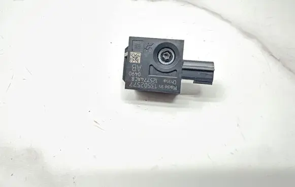 Opel Astra J Airbag deployment crash/impact sensor 13502577 145774A0B