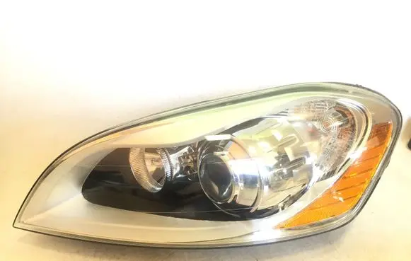 Volvo XC60 Headlight/headlamp 307633137 89902828 30763137LH