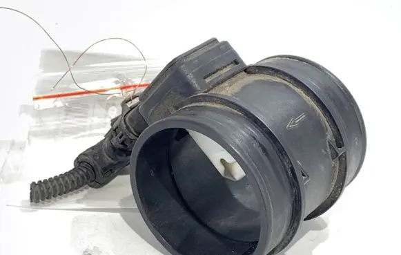 Opel Zafira B Mass air flow meter 55353813