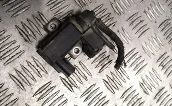 Toyota Avensis T250 Vacuum valve 258190R010