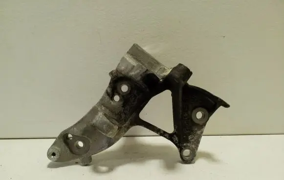 Volvo V40 Cross country Generator/alternator bracket 9653249480