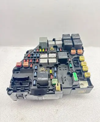 Cadillac STS Seville Fuse module P25774215