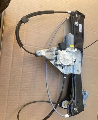 BMW M6 Front door window regulator with motor 7008624 7008626 7008626E