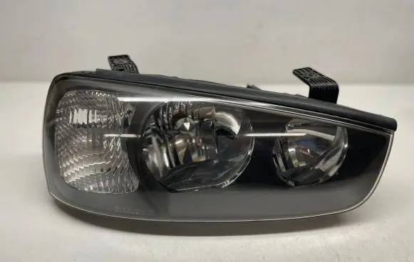 Hyundai Elantra Headlight/headlamp 921022D120