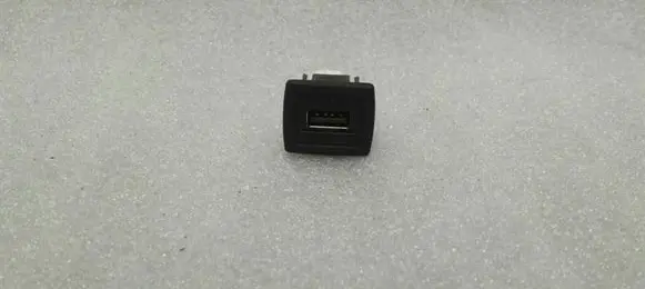 Mercedes-Benz GL X166 USB socket connector A2188200187