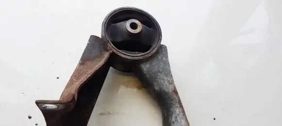 Mitsubishi Outlander Engine mount bracket