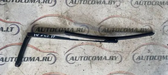 Volkswagen PASSAT CC Front wiper blade arm