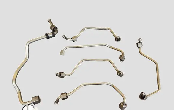 BMW 5 F10 F11 Fuel injector supply line/pipe