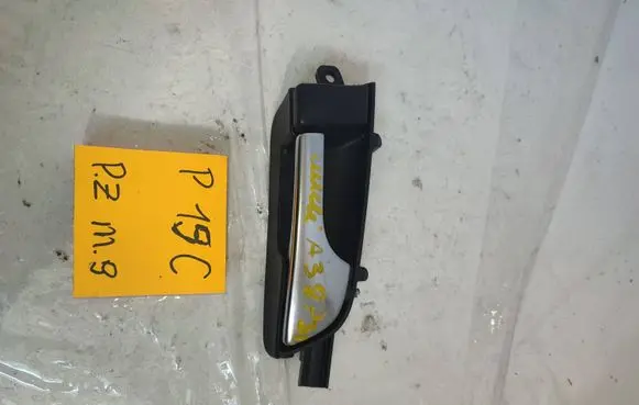 Audi A3 S3 8P Front door interior handle 8P3867020R1