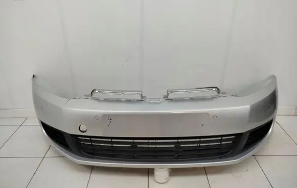 Volkswagen Golf VI Front bumper 