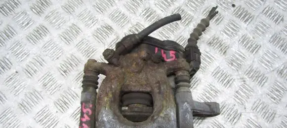 Nissan Qashqai Rear brake caliper