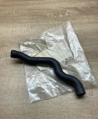 Mercedes-Benz E W211 Breather hose/pipe A1120180482