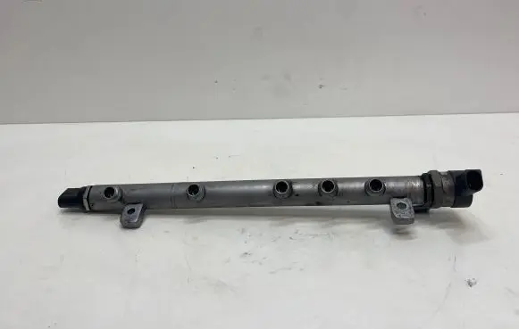 Mercedes-Benz B W245 Fuel main line pipe A6400702095 0630000022