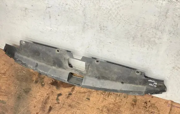 Engine bonnet/hood lock trim molding