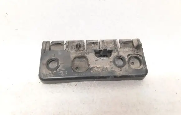 Volvo XC90 Fender mounting bracket 31378135