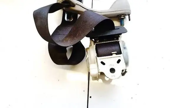 Rear seatbelt