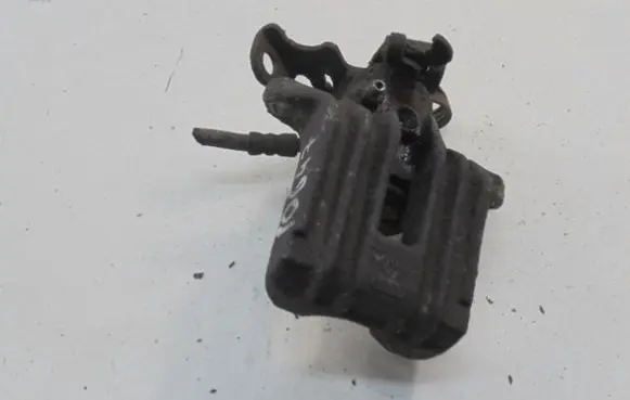 Volkswagen PASSAT B5 Rear brake caliper