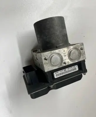 BMW 5 E60 E61 ABS Pump 6775730