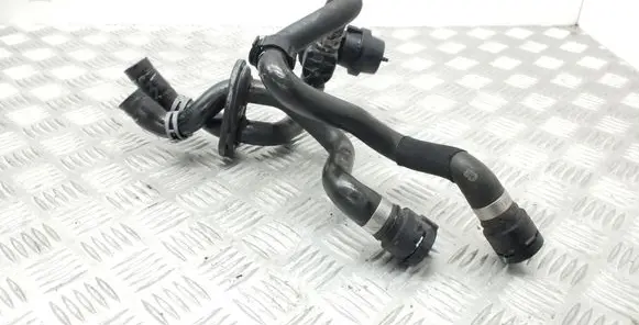 Engine coolant pipe/hose