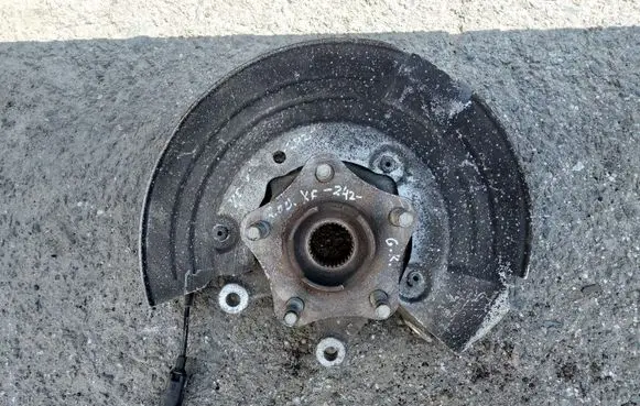 Jaguar XF Rear wheel hub 8X235A971AA