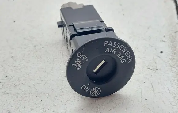 Nissan Navara D23 Passenger airbag on/off switch 20312SD