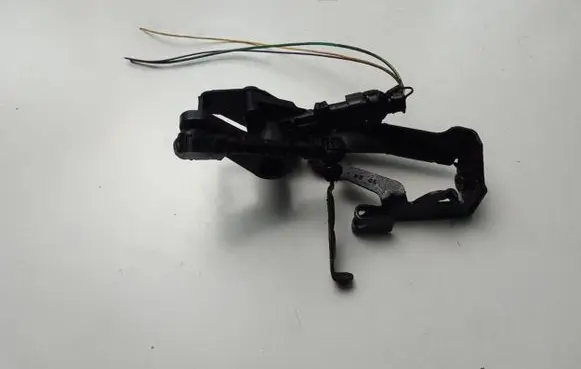 Peugeot 2008 II Air suspension front height level sensor 9824543080