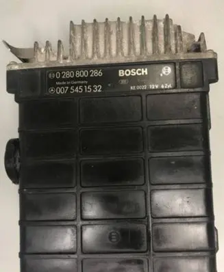 Mercedes-Benz E W124 Engine control unit/module 0075451532 0280800286