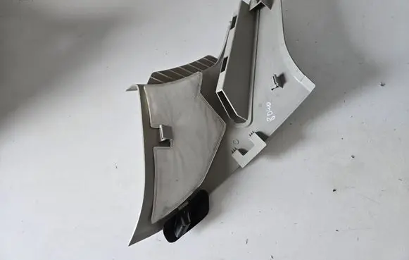 Volvo XC90 (B) pillar trim (top) 31425704