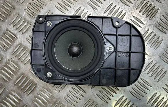 BMW 5 F10 F11 Parcel shelf speaker 9239183 16014910