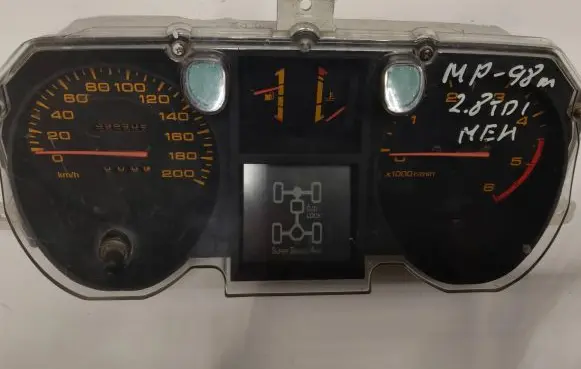 Mitsubishi Pajero Speedometer (instrument cluster) 0379 376680