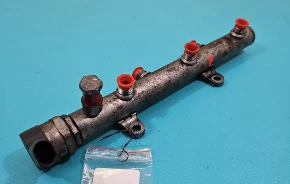 Fuel main line pipe