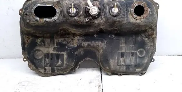 Subaru Forester SF Fuel tank 