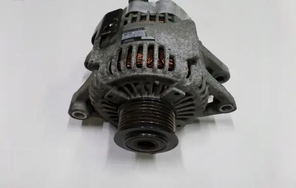 KIA Sorento Generator/alternator 373004A30025CRDI