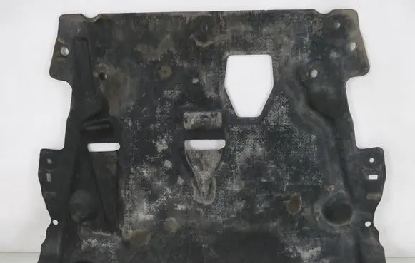 Volvo XC60 Engine splash shield/under tray AG9N-6P013-DB