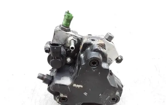 Volvo XC90 Fuel injection high pressure pump 0445010111 8692521