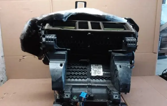 Peugeot 508 Interior heater climate box assembly housing 9815312980