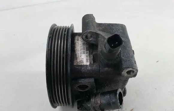 Ford Focus Power steering pump 4M51-3A696-AD