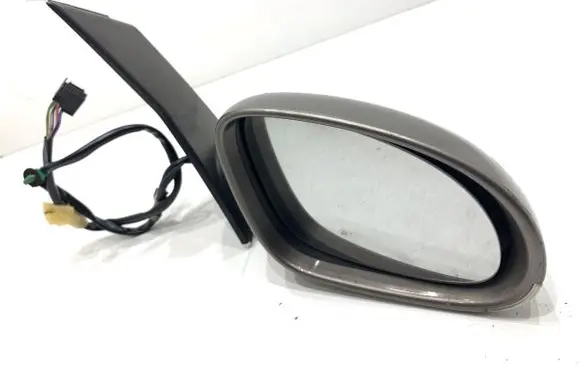 Volkswagen Golf Plus Front door electric wing mirror LA8X