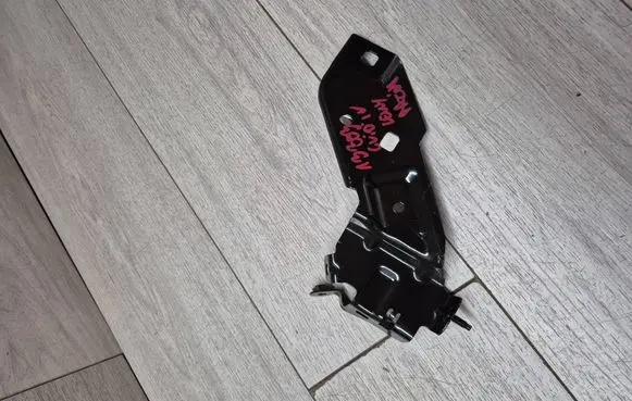 Land Rover Range Rover Sport L461 Steering rack mounting bracket ASG10057