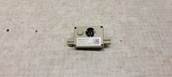BMW X3 E83 Antenna control unit 699009003 21367510